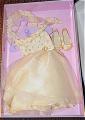 MAC0023 Magic Attic Club Flower Girl Fun Fashion 2004 Charisma