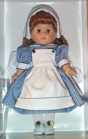 0VOG1702 Vogue Ginny Lends a Hand Nurse Doll 2001