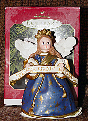 HMA1002 Hallmark Madame Alexander Angel of the Nativity Ornament