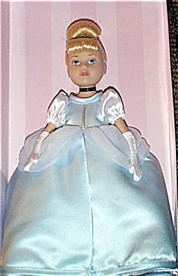 ALX2302 Madame Alexander Disney Cinderella Ball Gown Doll 2003