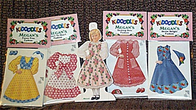 0PDM0026E Peck Aubry Megan Kidoodles Paper Doll with 4 Outfits 1997-98