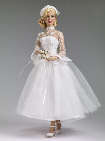 0TMM0033A Marilyn Monroe Shipboard Wedding Doll Tonner 2013